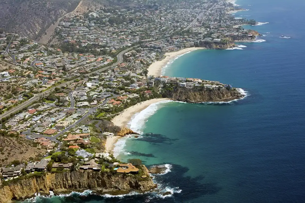 Laguna Beach coastline and Main Beach in California, locksmith service area
